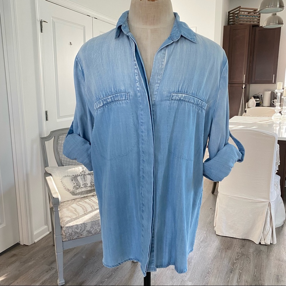 Laju Chambray Tencel High Low Top